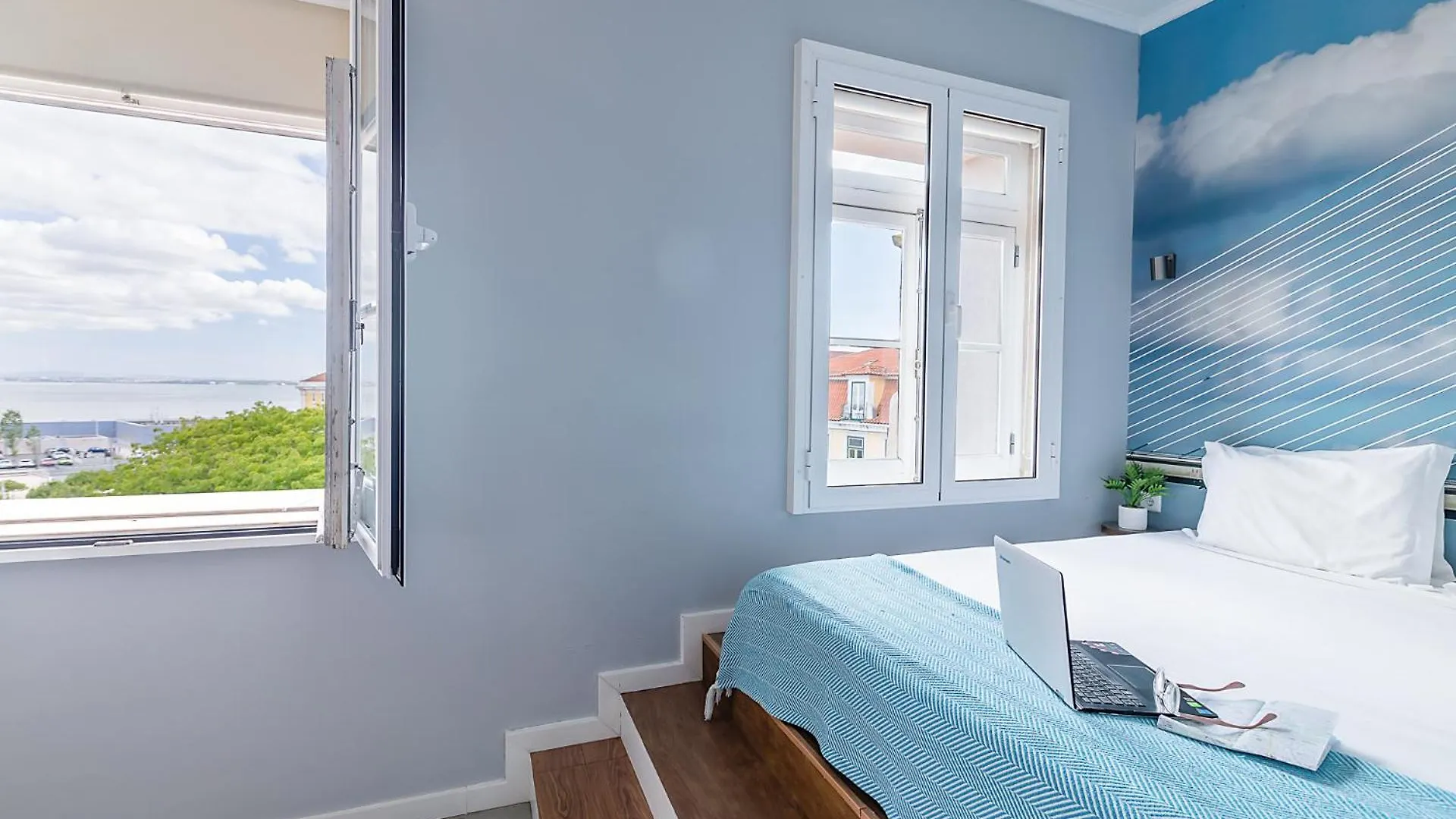 Emporium Lisbon Suites 2*,
